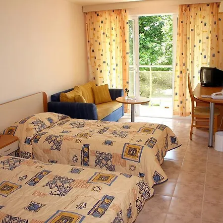 Orhidea فندق البينا